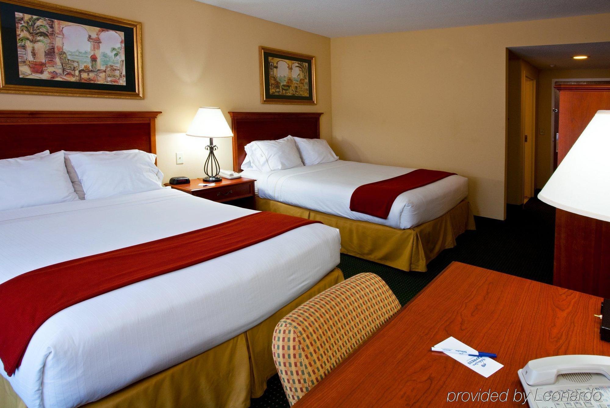 Holiday Inn Express Hotel & Suites Brooksville West, An Ihg Hotel Rom bilde